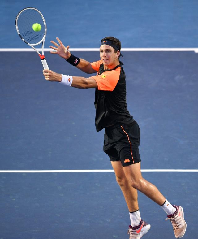 发球形成压 发球形成压