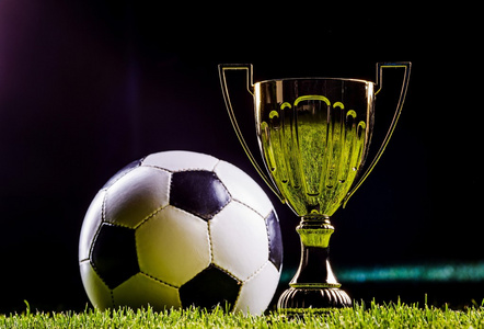 无人问津 无人问津